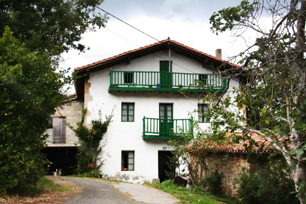 Descubre Lezama: Una Joya Oculta en España